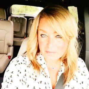 Meet your Posher, Lorie